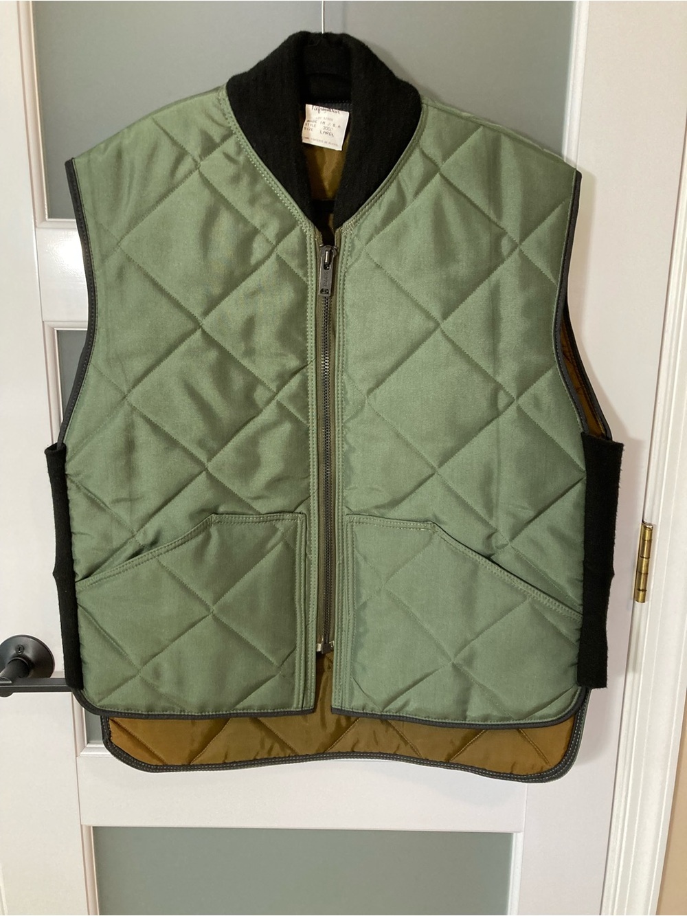 Vintage RefrigiWear Style 3000 Insulated Nylon Vest Lot 10309 - Large